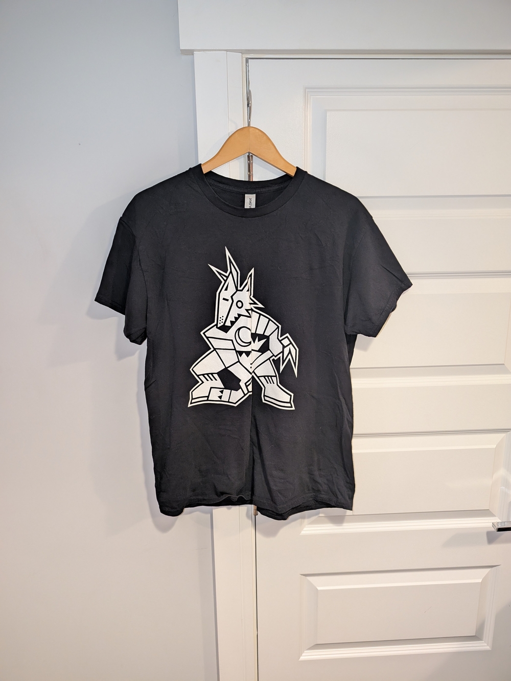 Arizona Phoenix Coyotes NHL Graphic T-Shirt Black White Kachina Coyote Logo